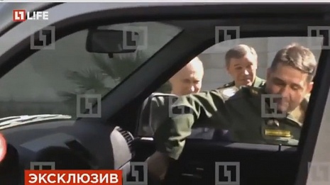 Генерал сломал ручку автомобиля, открывая дверь перед Путиным