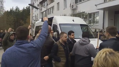 В Самарской области активисты НОД встретили Михаила Касьянова граблями