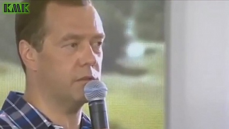Медведев — учителям: Хотите денег? Идите в бизнес