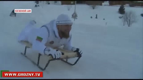Рамзан Кадыров покатался на санках и снегоходах